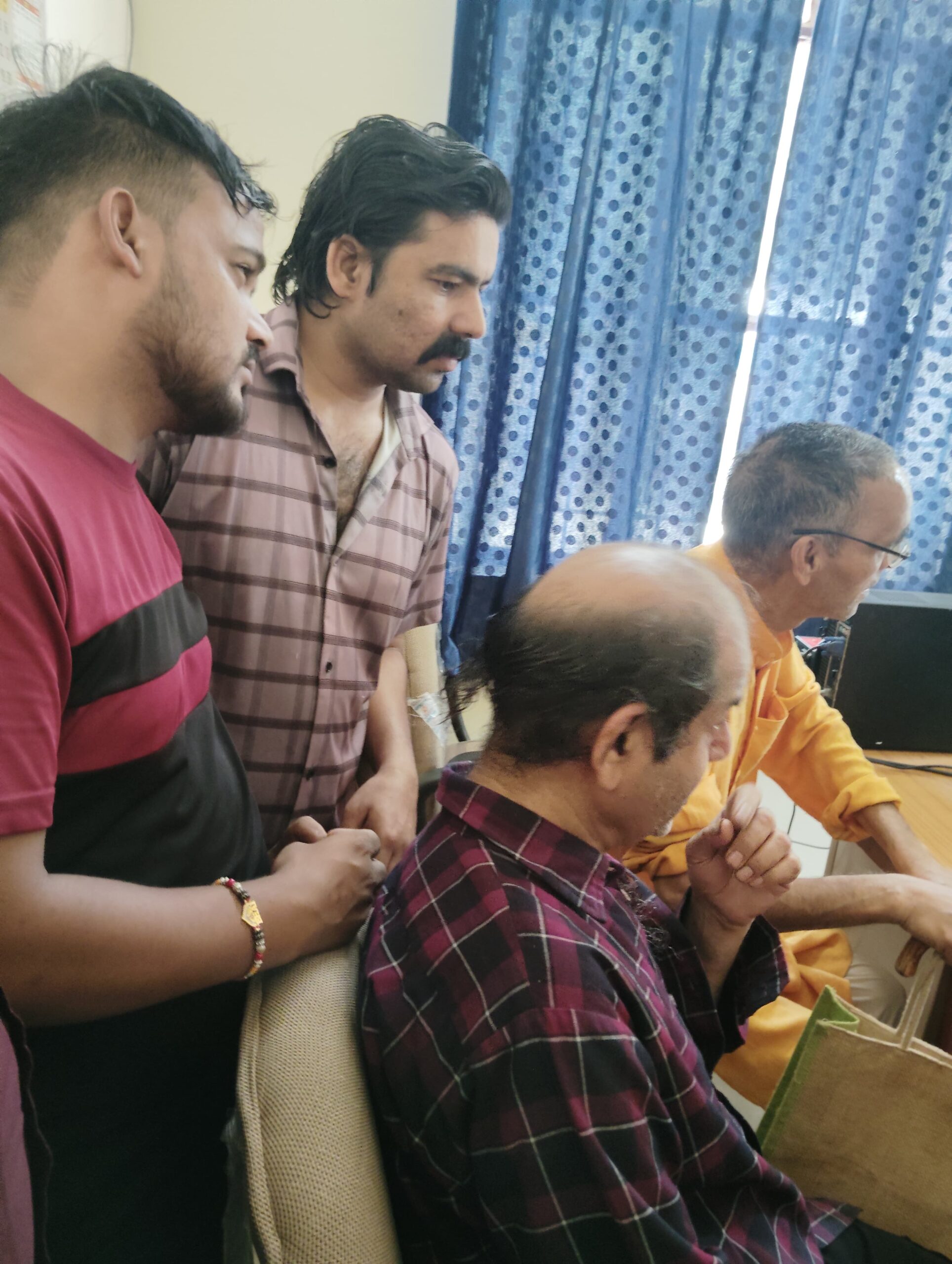 धनेश्वर वार्ड में पेयजल संकट, पर क्रोधित लोगों ने जल संस्थान कार्यालय पर जमकर नारेबाजी की
